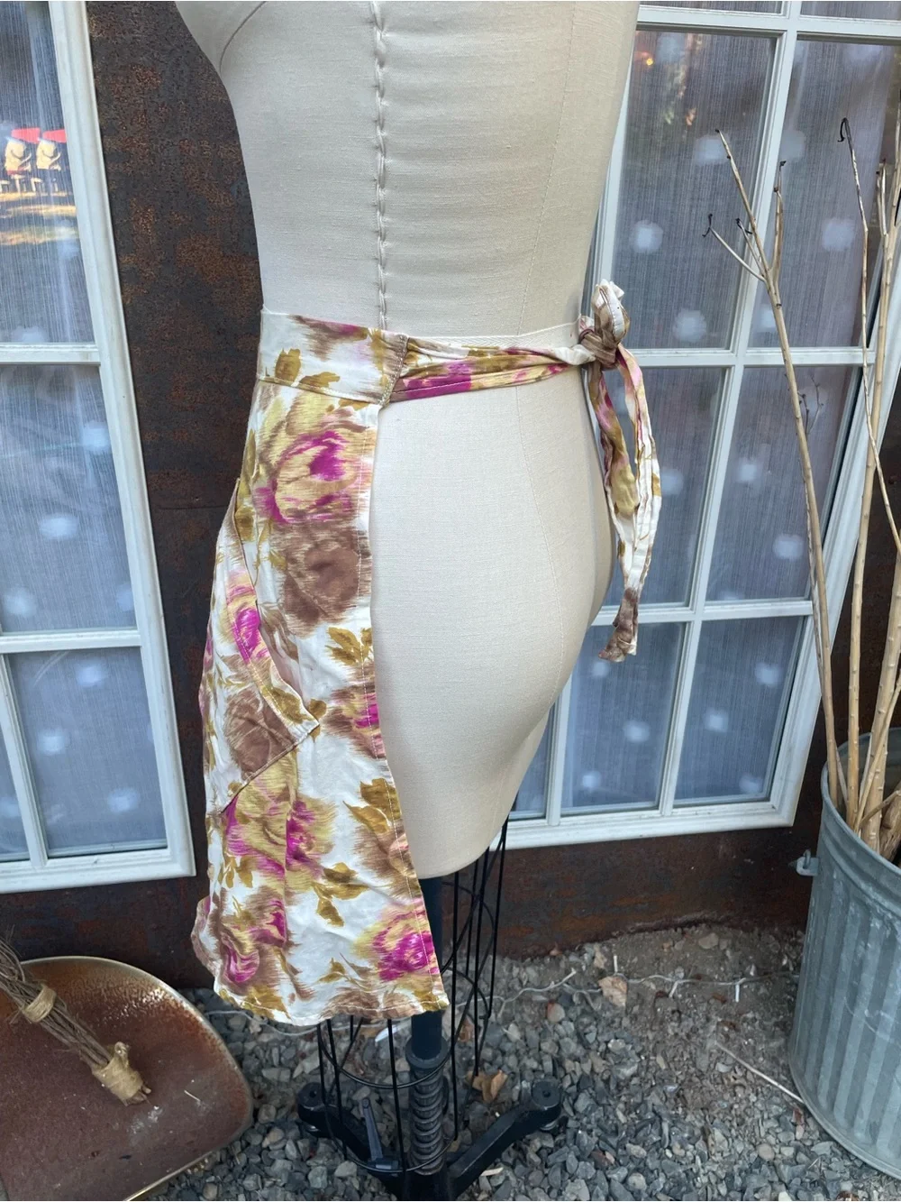 Vintage Floral-Print Half Apron